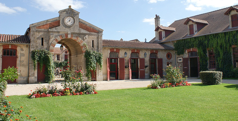 Casa Degli Ufficiali — Esterni