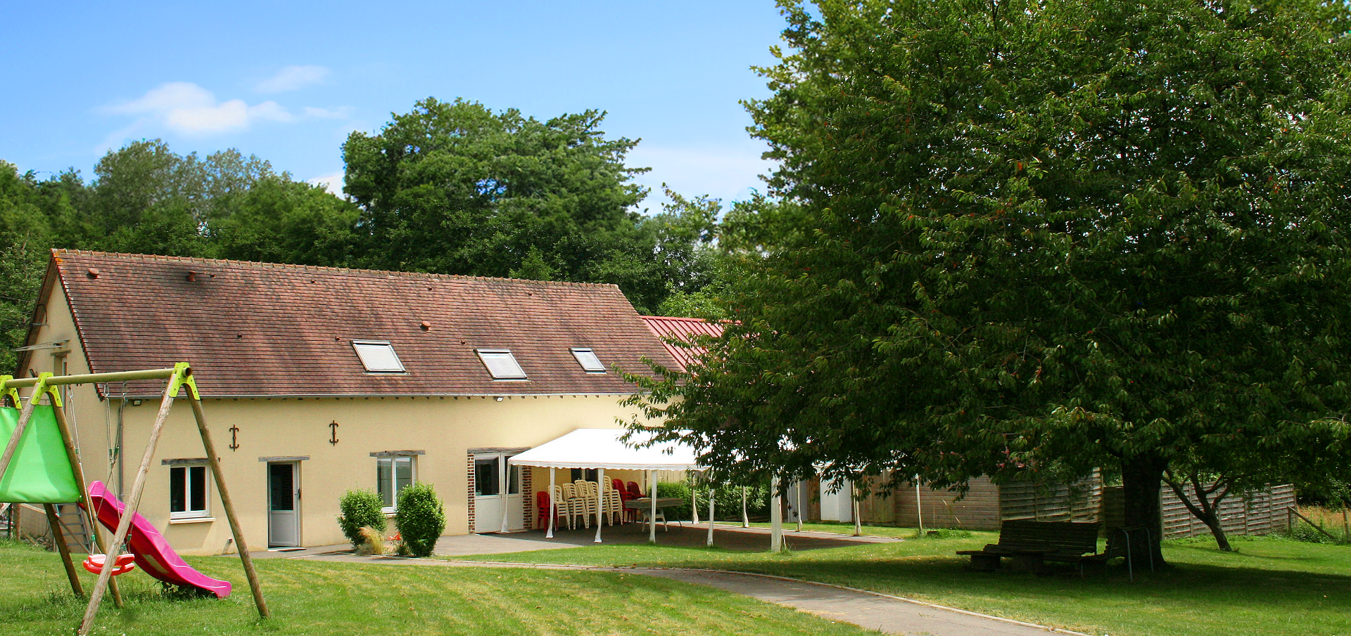 Gruppenunterkunft - Les Ganches — Außenbereich